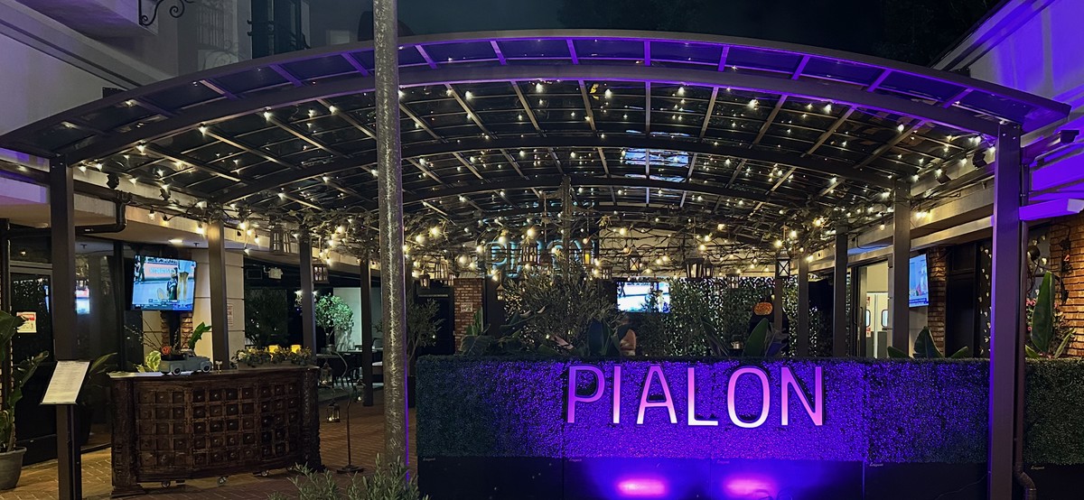Pialon Restaurant interior